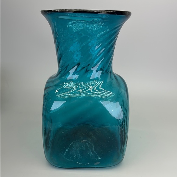 Swirl Optic Aquamarine Glass Vase - Picture 3 of 14